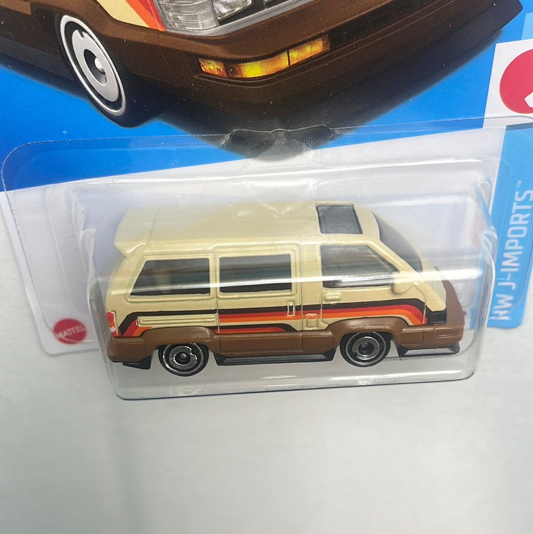 Hot Wheels 1986 Toyota Van Beige - Japan Card