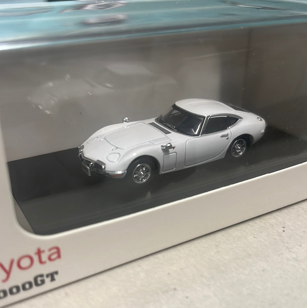 LCD Model 1/64 Toyota 2000GT White