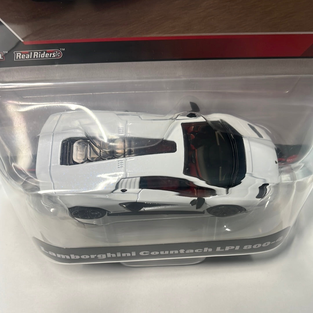 1/43 Hot Wheels Lamborghini Countach LPI 800-4 White