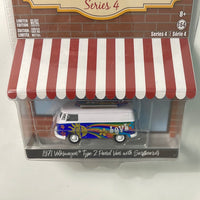 1/64 Greenlight The Hobby Shop Series 4 1971 Volkswagen Type 2 Panel Van w/ Surfboards White