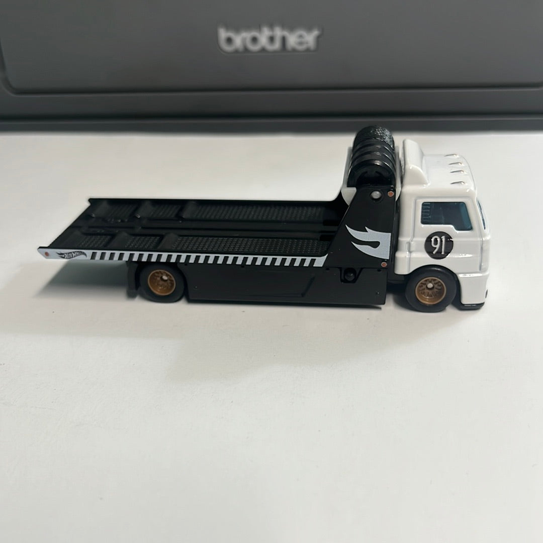 *Loose* Hot Wheels 1/64 Premium Car Culture Box Set Fleet Street Black & White