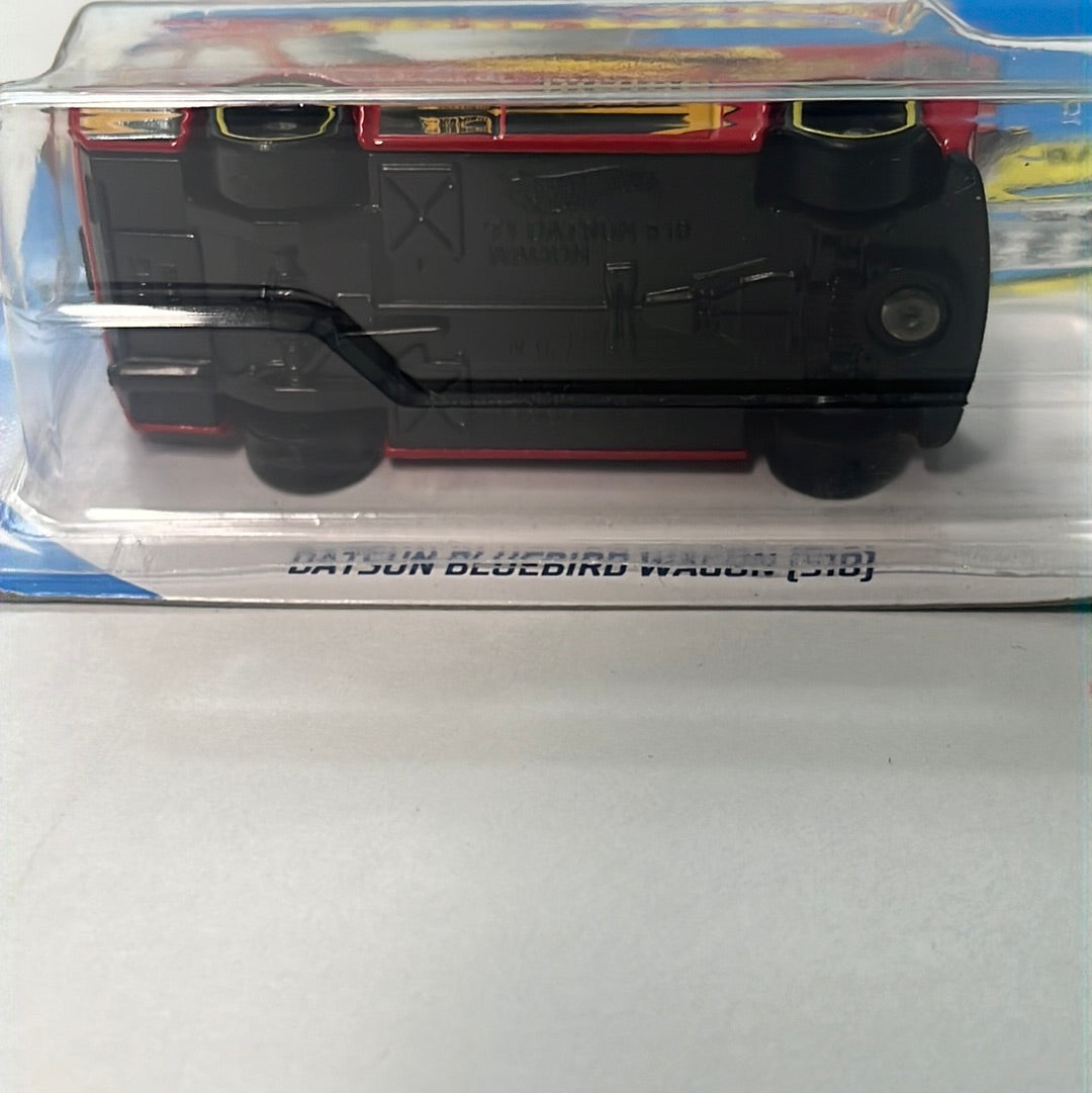Hot Wheels 1/64 Datsun Bluebird wagon 510 Momo Red
