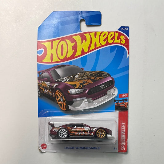 Hot Wheels 1/64 Custom ‘18 Ford Mustang GT Purple - Damaged Box