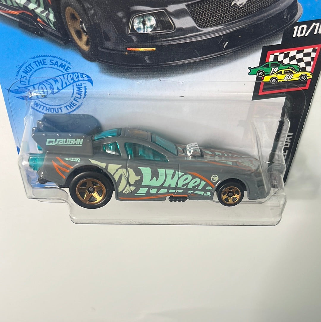 Hot Wheels 1/64 Treasure Hunt Ford Mustang Funny Car - Damaged Box