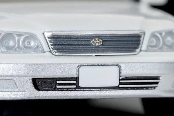 Tomica Limited Vintage Neo 1/64 LV-N356a Toyota Celsior 1997 White Pearl & Silver