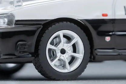 Tomica Limited Vintage Neo 1/64 LV-N366a Nissan Skyline 2-Door Sports Coupe 25GT TURBO Patrol Car (Yamanashi Prefectural Police) Black & White