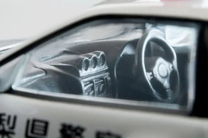 Tomica Limited Vintage Neo 1/64 LV-N366a Nissan Skyline 2-Door Sports Coupe 25GT TURBO Patrol Car (Yamanashi Prefectural Police) Black & White