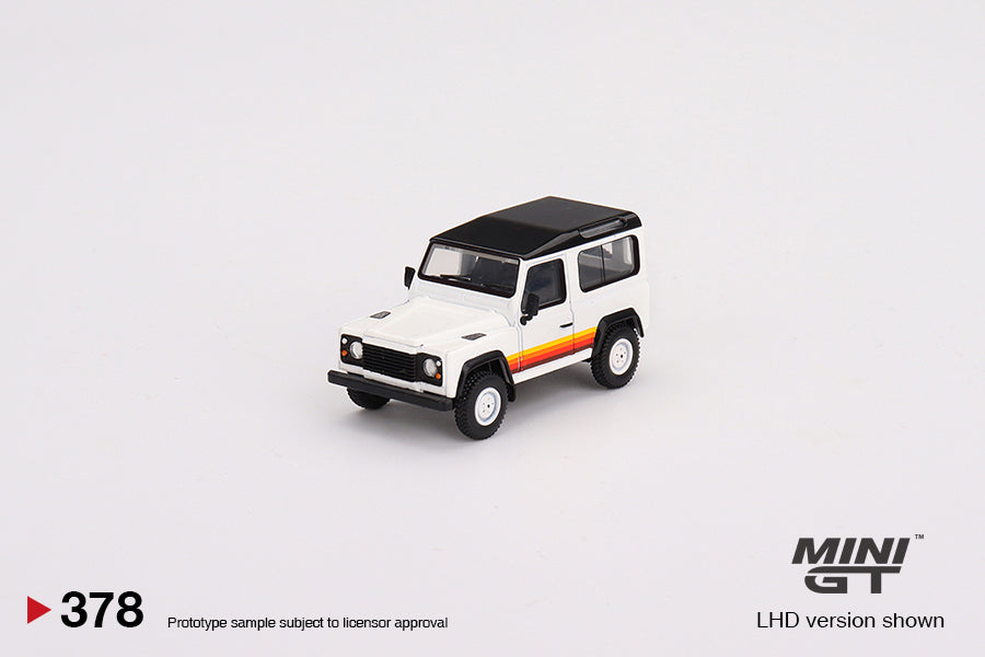 Mini GT 1/64 Land Rover Defender 90 Wagon White