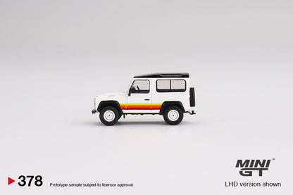 Mini GT 1/64 Land Rover Defender 90 Wagon White