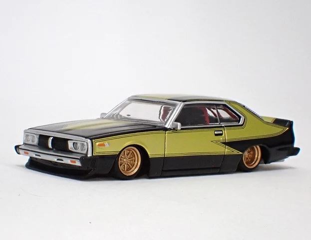 Aoshima 1/64 Grachan 14 Bullets BoostGear Custom Japan 2DrSP(4) & S30 Fairlady Z SP(5) (2 Cars Set)