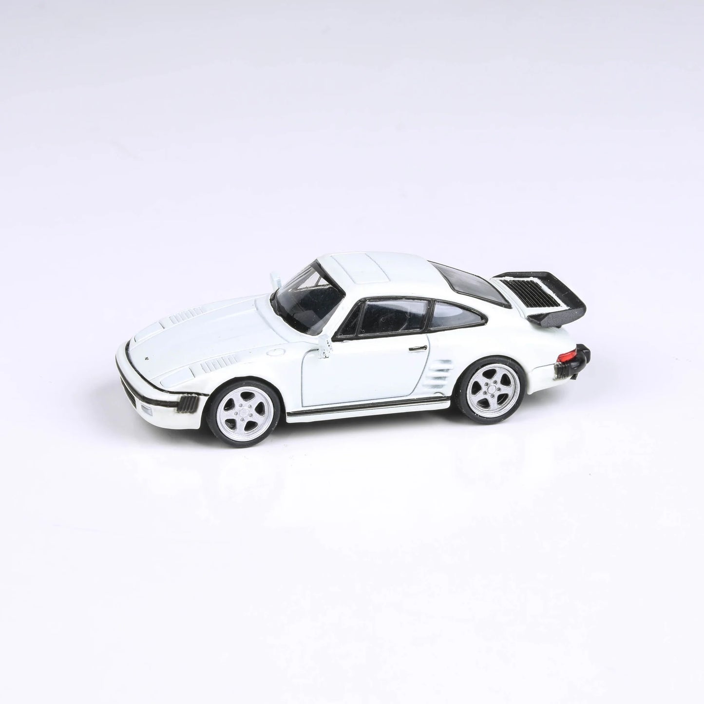Para64 1/64 1986 RUF BTR Grand Prix White - PA-55542