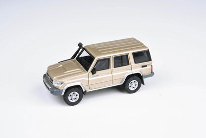 Para64 2014 Toyota Land Cruiser 76 Vintage Gold