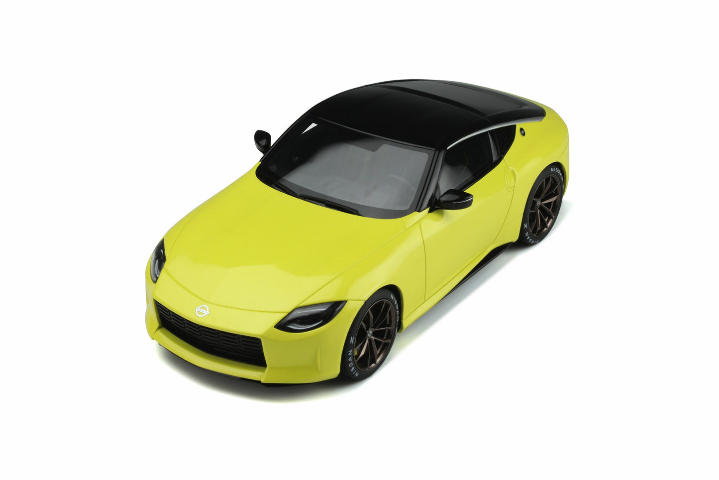 1/18 GT Spirit Nissan Z Proto Pearlescent Yellow (Resin Car Model)