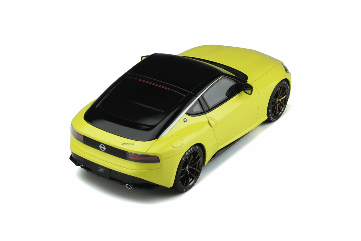 1/18 GT Spirit Nissan Z Proto Pearlescent Yellow (Resin Car Model)