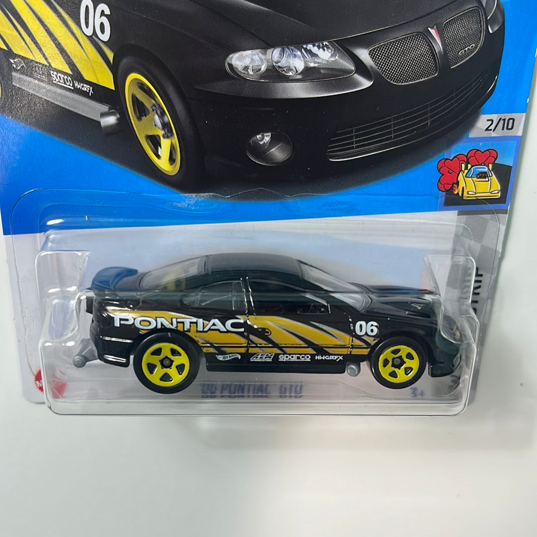 Hot Wheels 1/64 ‘06 Pontiac GTO Black - Damaged Card