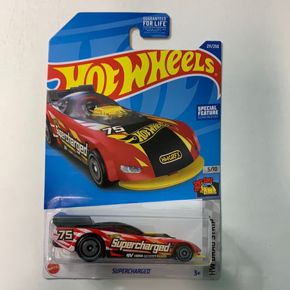 Hot Wheels 1/64 Supercharged Red - Damaged Box