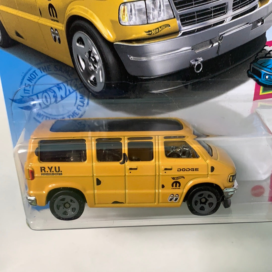 Hot Wheels 1/64 Dodge Van Yellow