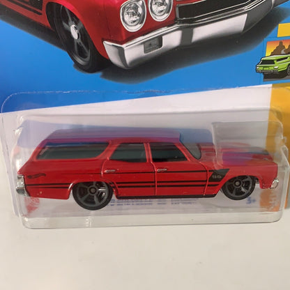 Hot Wheels 1/64 ‘70 Chevelle SS Wagon Red