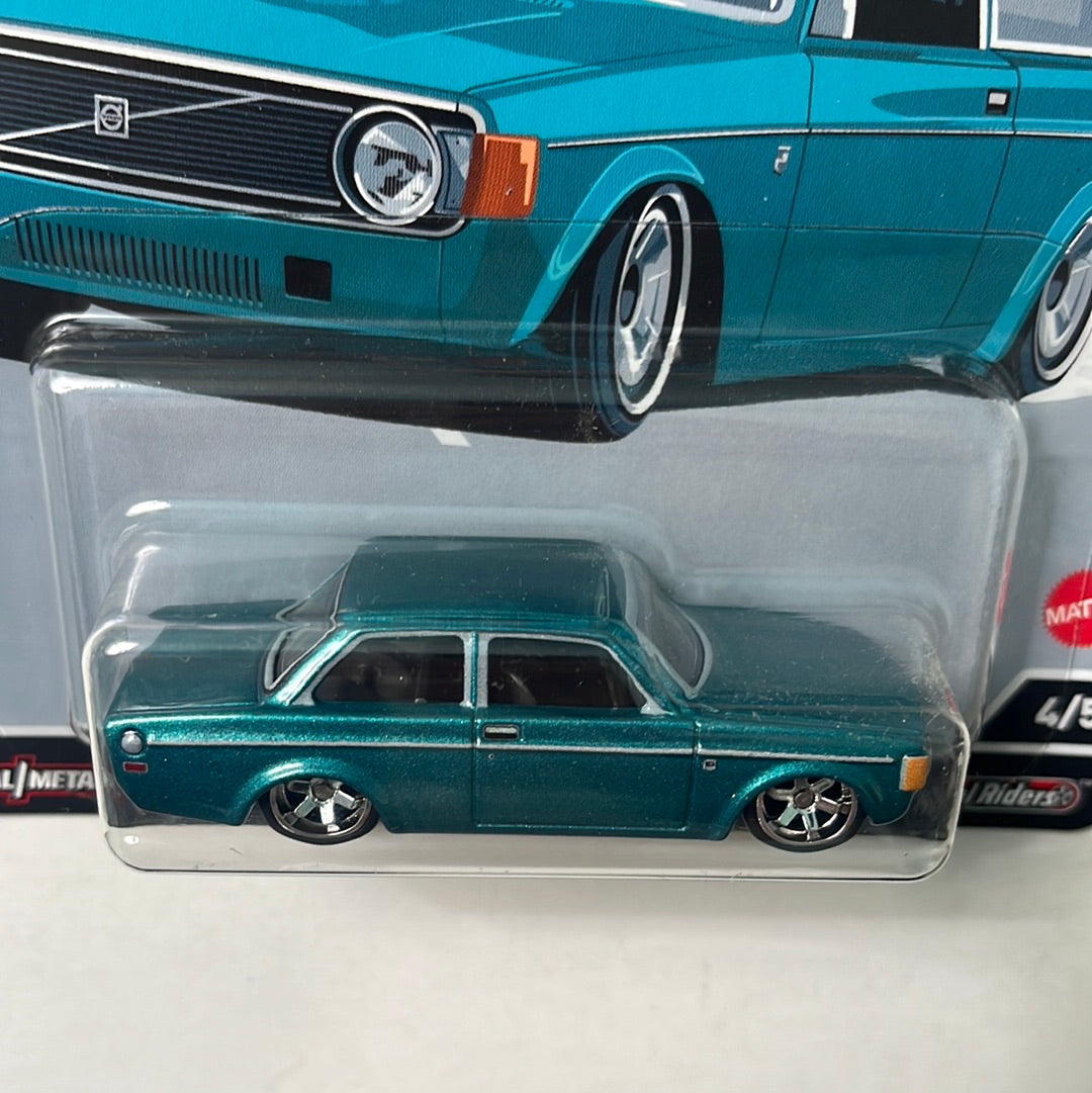 Hot Wheels Car Culture Auto Strasse ‘73 Volvo 142 GL - Damaged Card