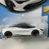 Hot Wheels 1/64 McLaren 720s White