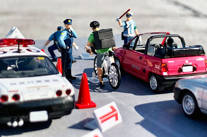 Tomica Limited Vintage Neo 1/64 Diorama Collection 64 #CarSnap 16a Police w/ Nissan Skyline GT-R Autech Version 40th Anniversary Patrol Car