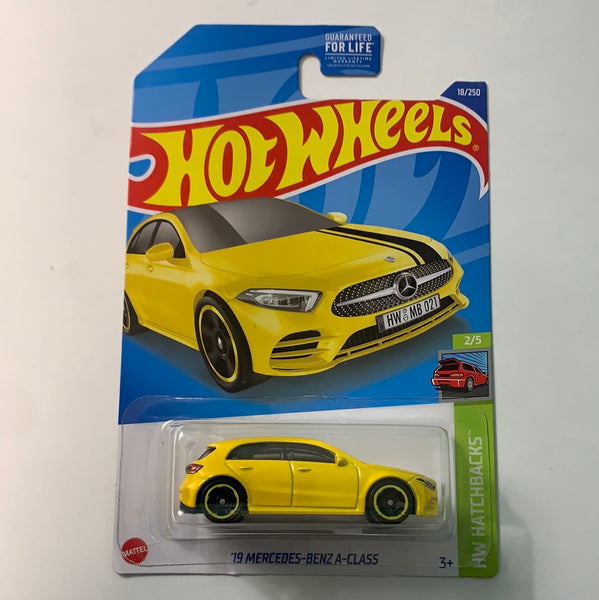 Hot Wheels 1/64 ‘19 Mercedes Benz A Class Yellow