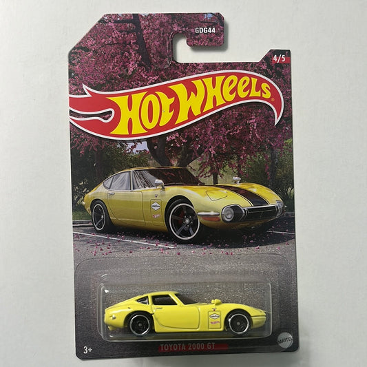 Hot Wheels Toyota 2000 GT Yellow - Japanese Classics
