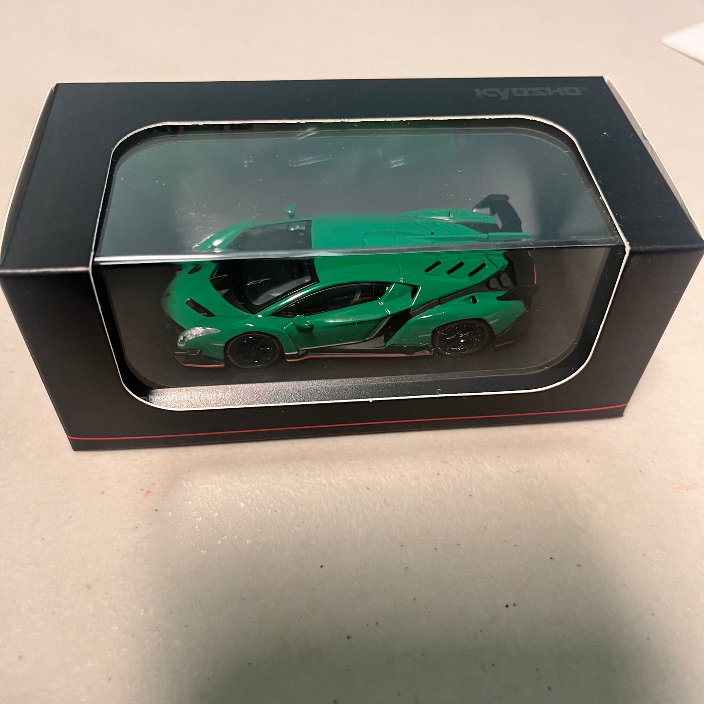 1/64 Kyosho Lamborghini Veneno Green / Red Line