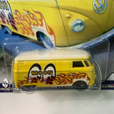 Hot Wheels Car Culture Cargo Carriers Mooneyes Volkswagen T1 Panel Bus - Damaged Card