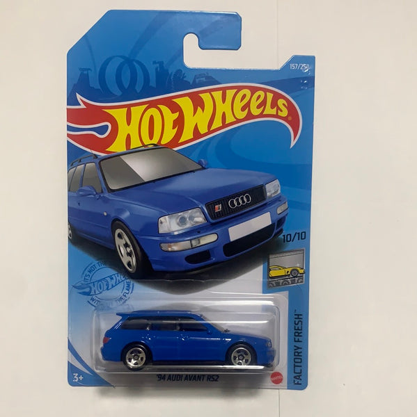 Hot Wheels 1/64 ‘94 Audi Avant RS2 Blue