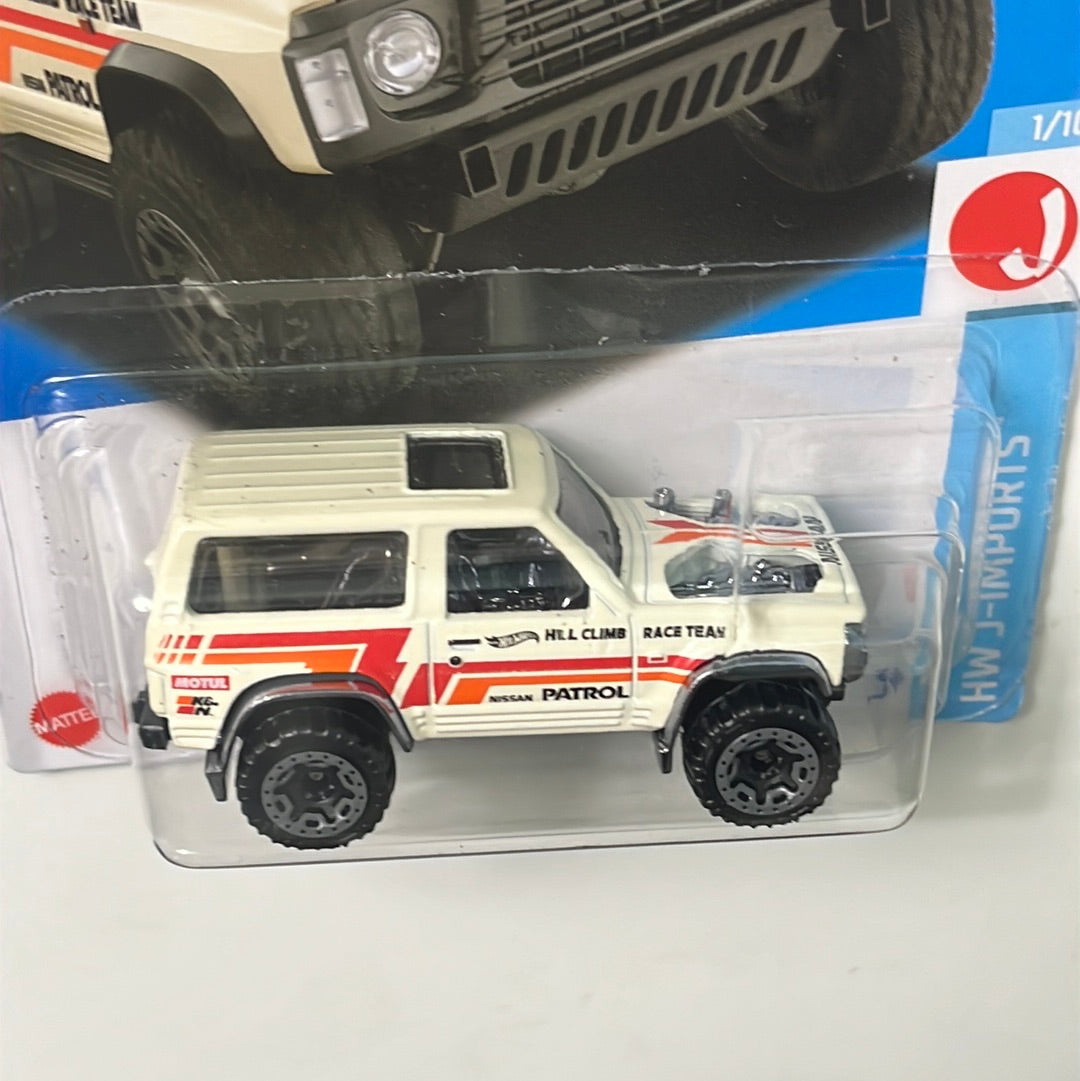 *Japan Card* Hot Wheels Nissan Patrol Custom - Damaged Card