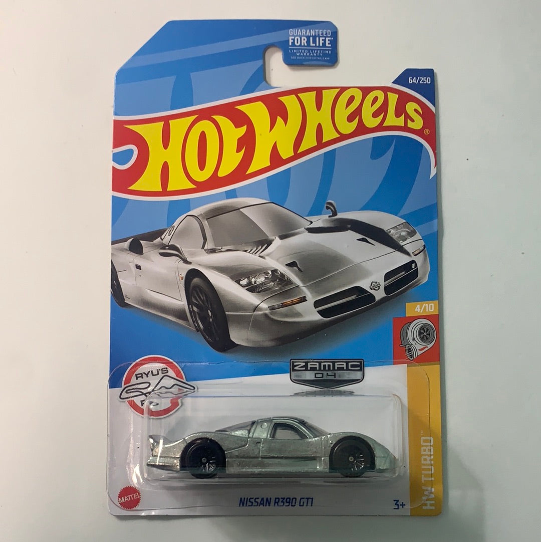 Hot Wheels Nissan R390 GT1 (Rot) – 1:64, Factory Fresh 2021, Serie 9/10, Inkl. KLAS Car Keeper Schutzhülle
