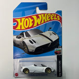 Hot Wheels ‘17 Pagani Huayra Roadster White