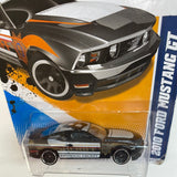 Hot Wheels 1/64 2010 Ford Mustang GT Black - Damaged Card