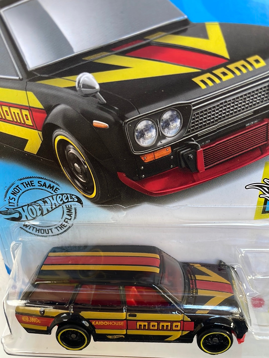 Hot Wheels 1/64 Datsun Bluebird Wagon (510) Momo Black & Red
