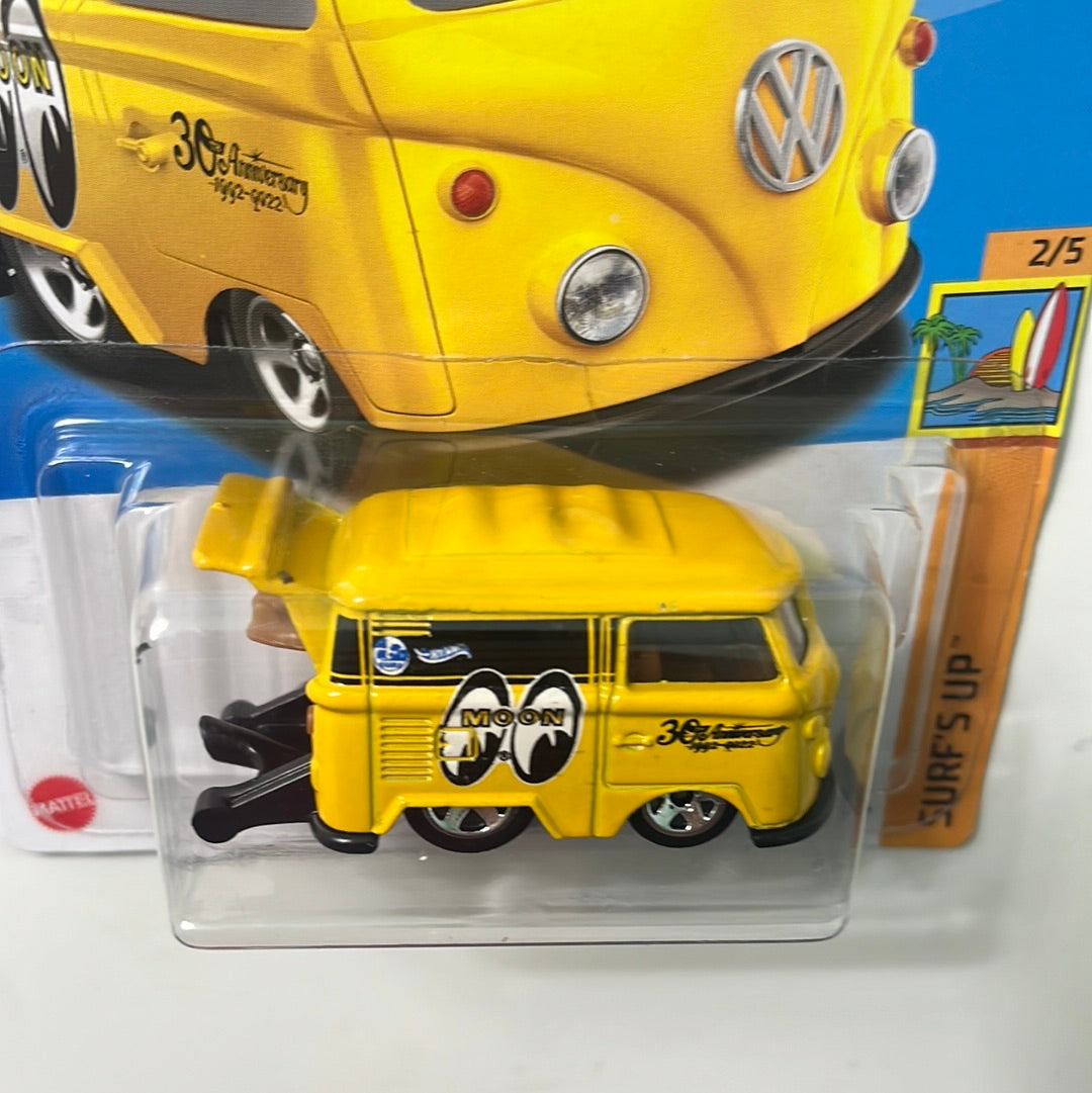 Hot Wheels 1/64 Volkswagen Kool Kombi Mooneyes Yellow