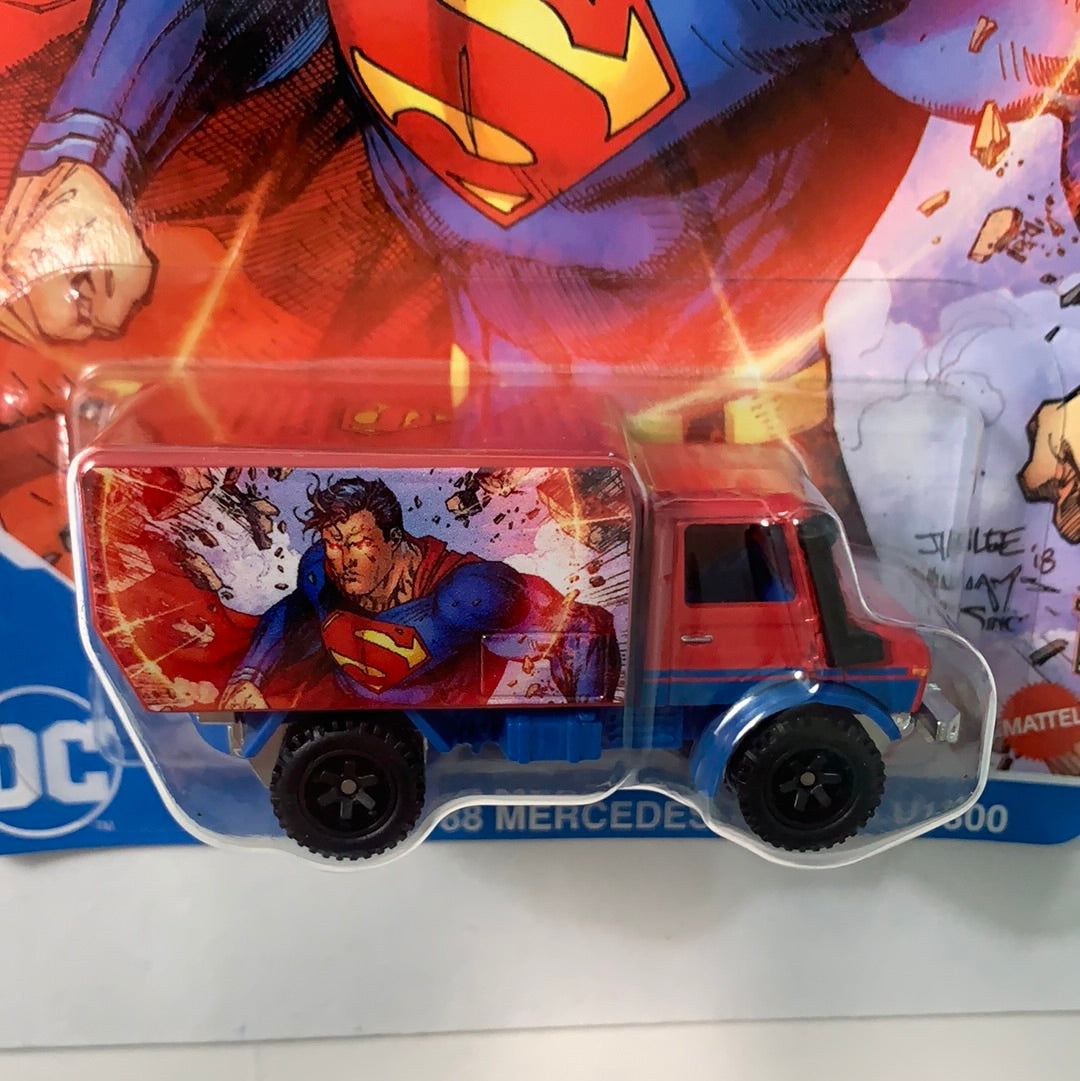 Hot Wheels Pop Culture DC 88 Mercedes Unimog U1300