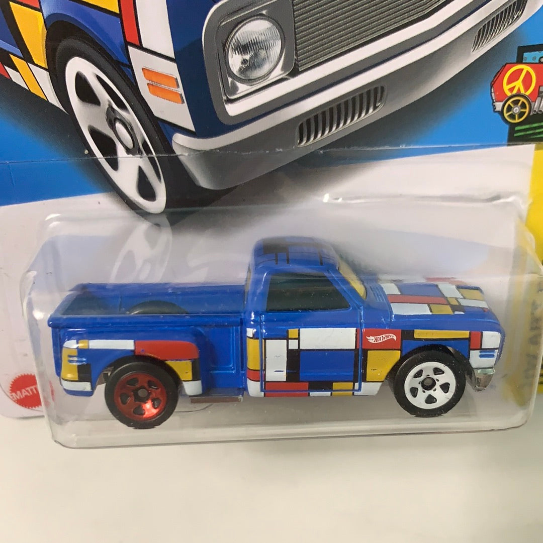 Hot Wheels 1/64 Custom ‘69 Chevy Pickup Blue