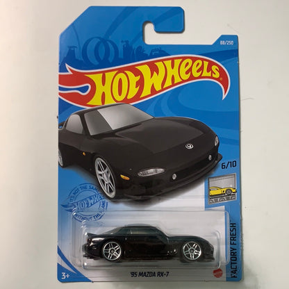 Hot Wheels 1/64 ‘95 Mazda RX-7 Black - Damaged Box