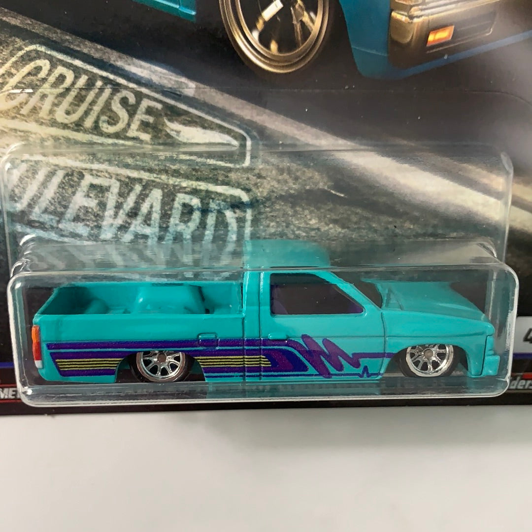 Hot Wheels 1/64 Car Culture Cruise Blvd Custom ‘93 Nissan Hardbody D21 Green