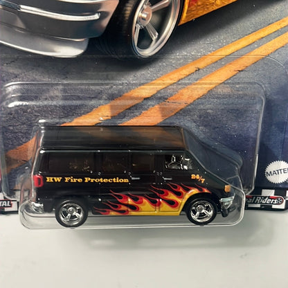 Hot Wheels Boulevard Mix P Dodge Van Black