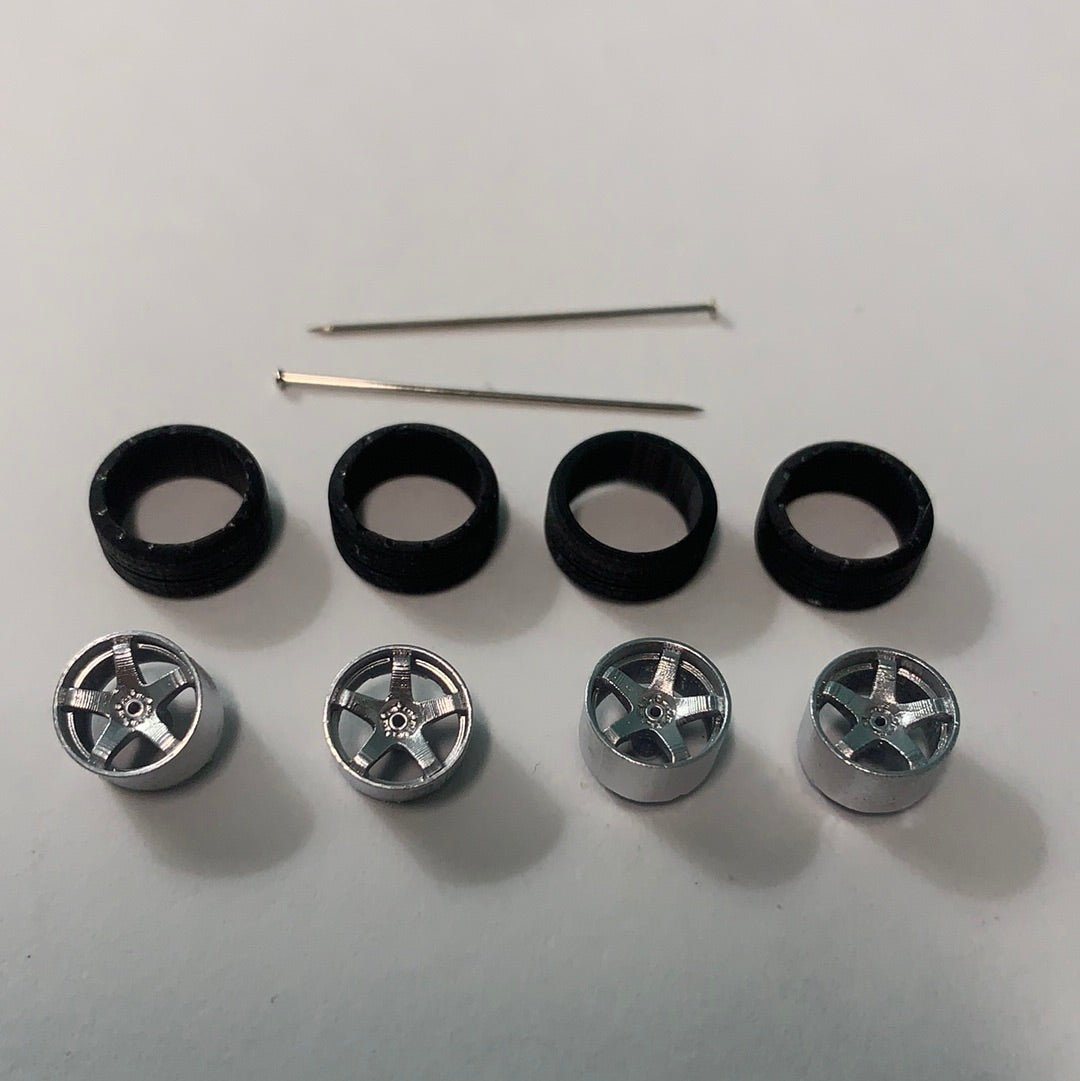 1/64 LMGT4 Wheels (Chrome)