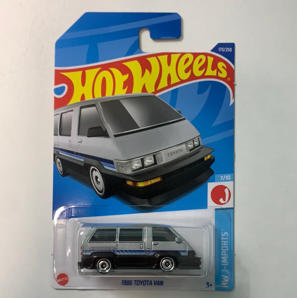 Hot Wheels 1/64 1986 Toyota Van Silver