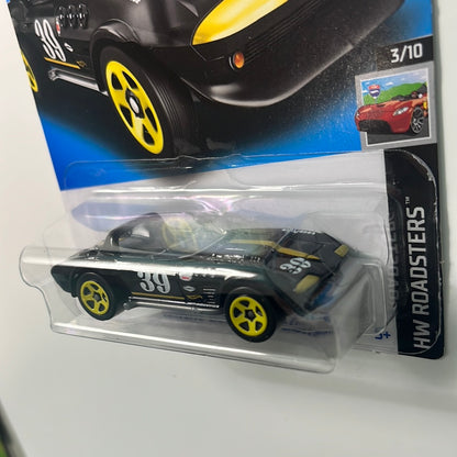 Hot Wheels Chevrolet Corvette Grand Sport Roadster Black / Yellow