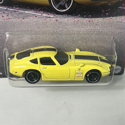 Hot Wheels Toyota 2000 GT Yellow - Japanese Classics