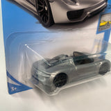 Hot Wheels 1/64 Porsche 918 Spyder Silver