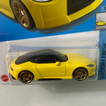 Hot Wheels 1/64 Nissan Z Proto Yellow