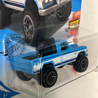 Hot Wheels 1/64 ‘70 Dodge Power Wagon Blue