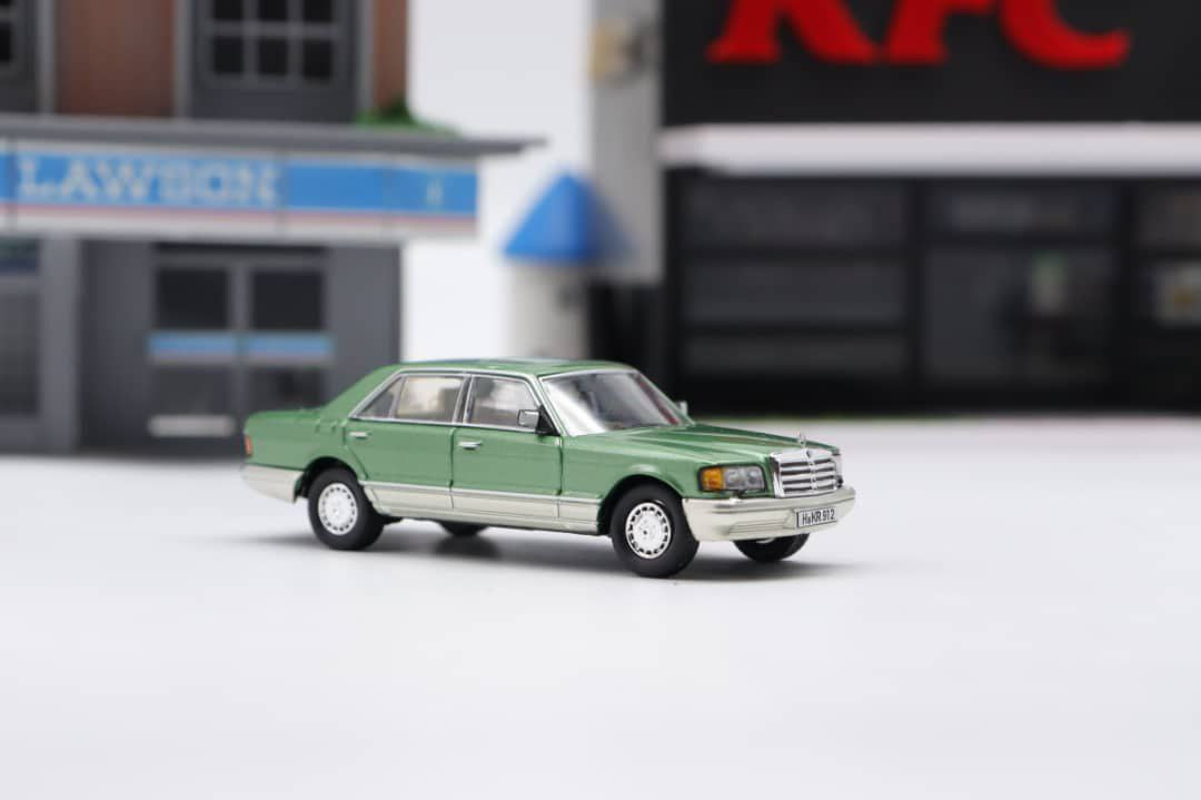 1/64 Master Mercedes Benz W126 560SEL Green