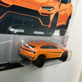 Hot Wheels Car Culture Auto Strasse Lamborghini Urus Orange